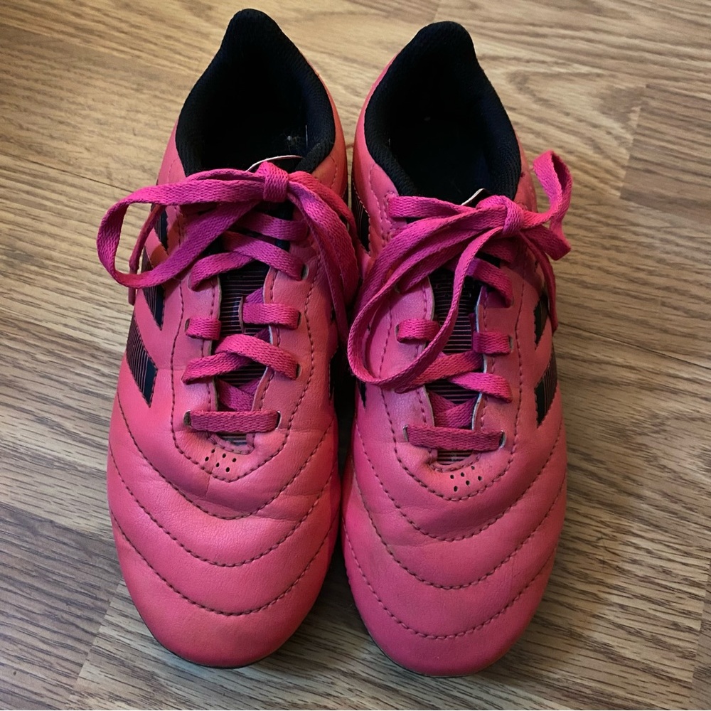 Adidas Girls Pink and Black Soccer Cleats: Size 1.5